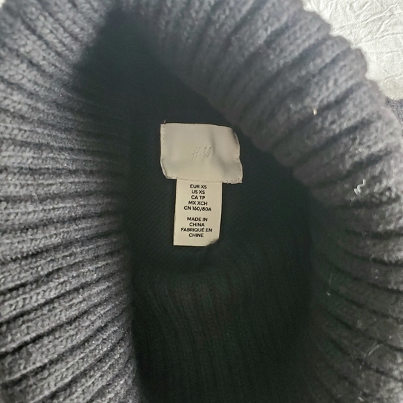 H&M Knit Turtleneck Sweater - Picture 6 of 8